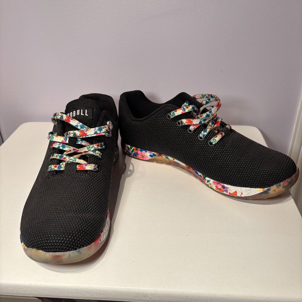 No Bull Cross Trainers with Floral Sole size Mens 10/ Womens 11.5